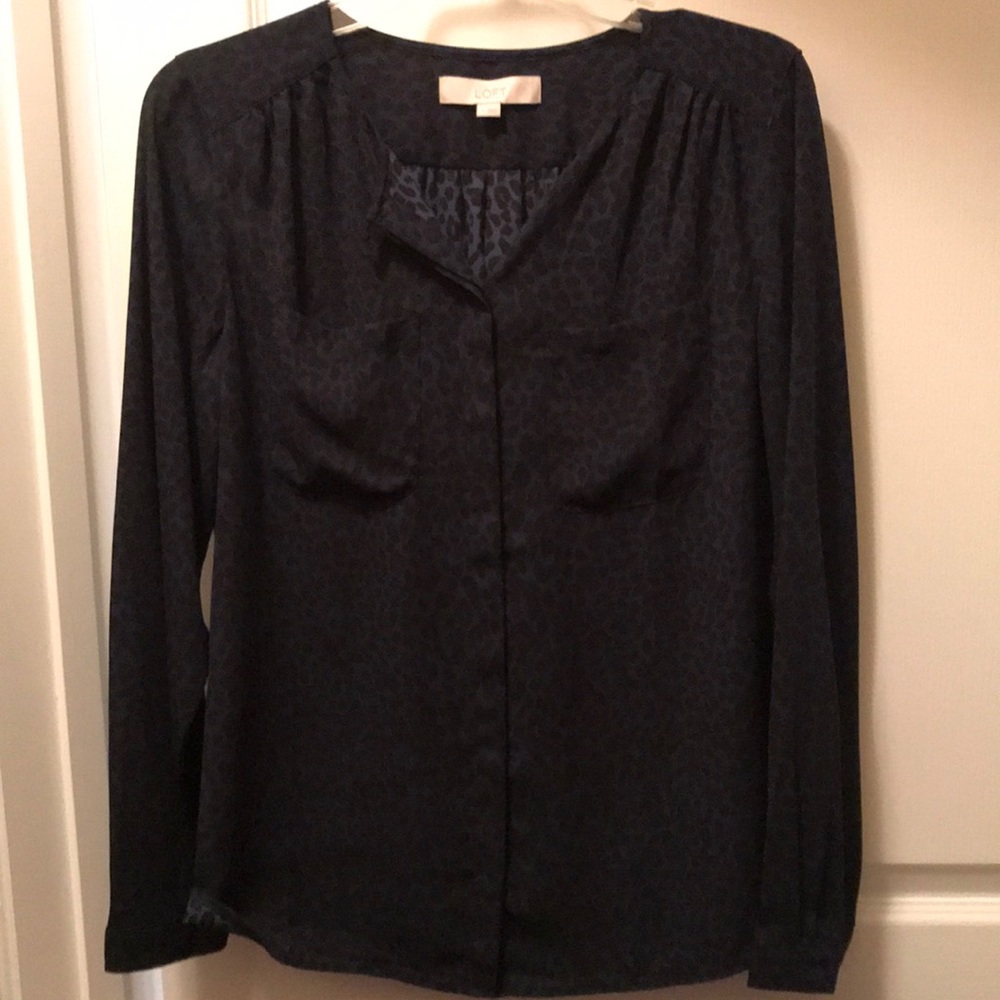 Like New Loft navy blue leopard print blouse